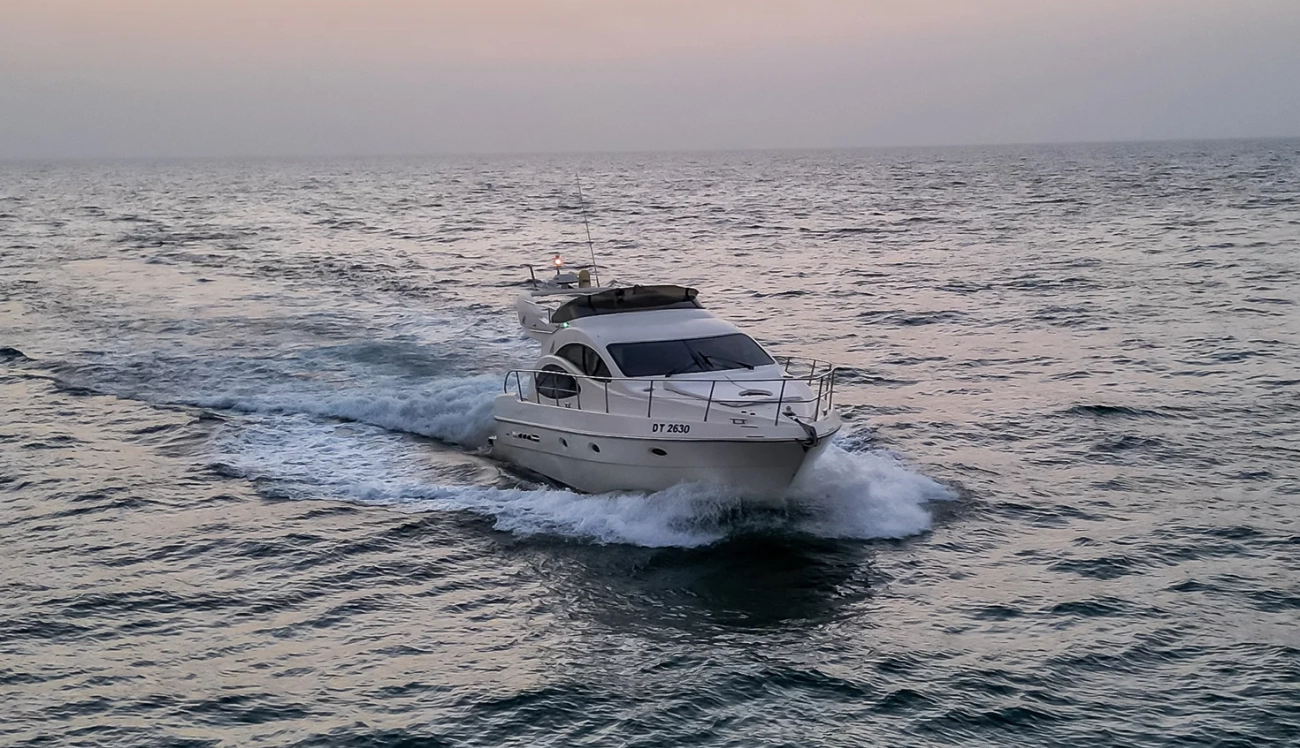 Yacht Azimut 42ft