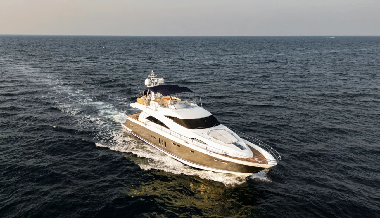 Yacht Fairline 68 "VAL"