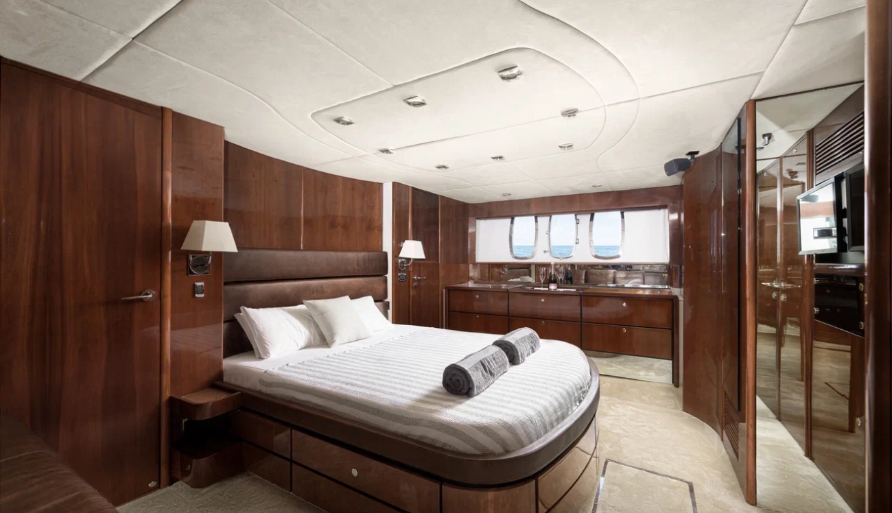 Yacht Fairline 68 "VAL"