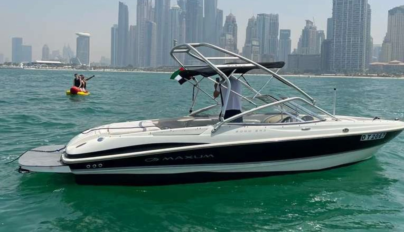 Speedboat Maxum 25 ft