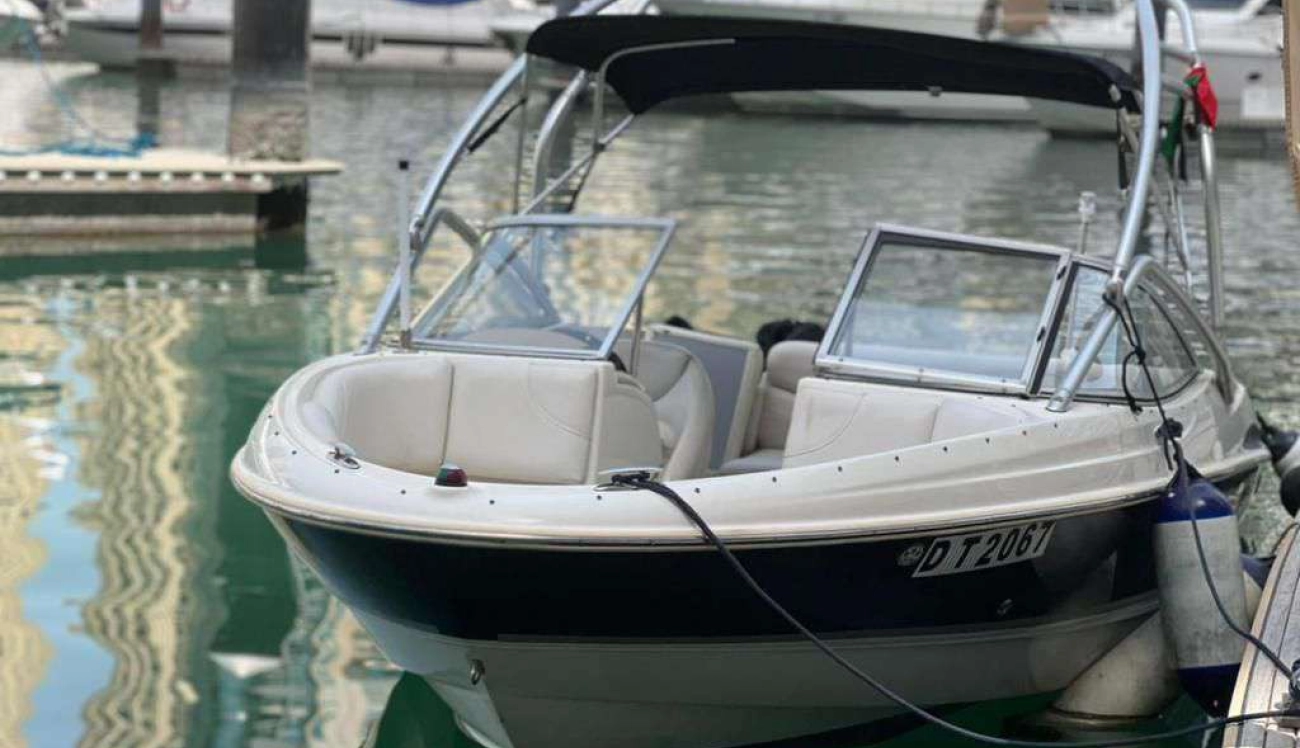 Speedboat Maxum 25 ft