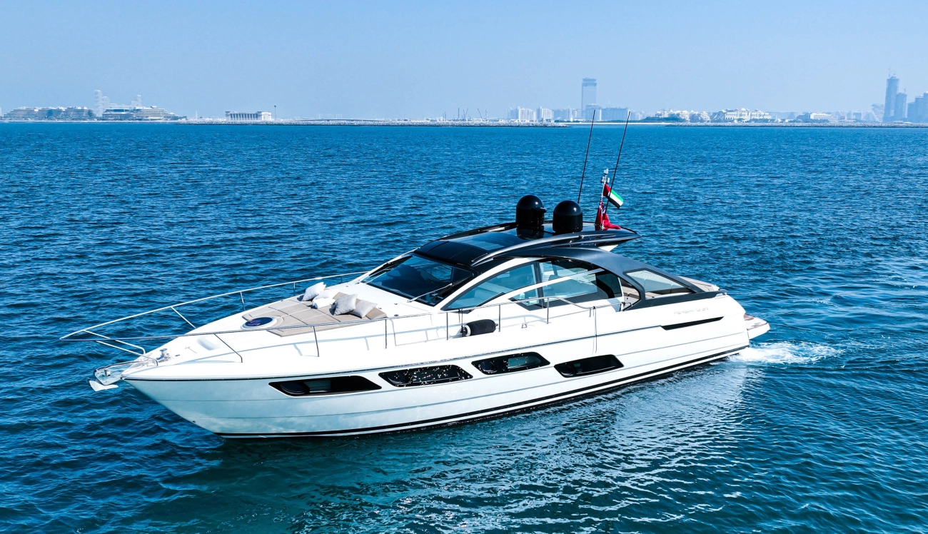 Yacht Pershing 5x white