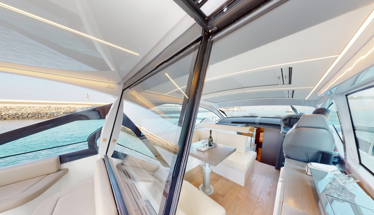 Yacht Pershing 5x white