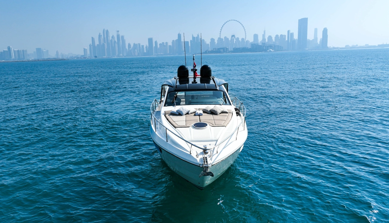 Yacht Pershing 5x white