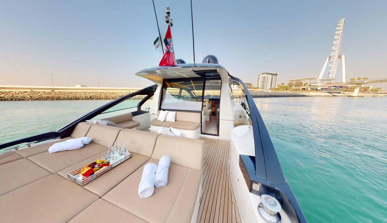 Yacht Pershing 5x white