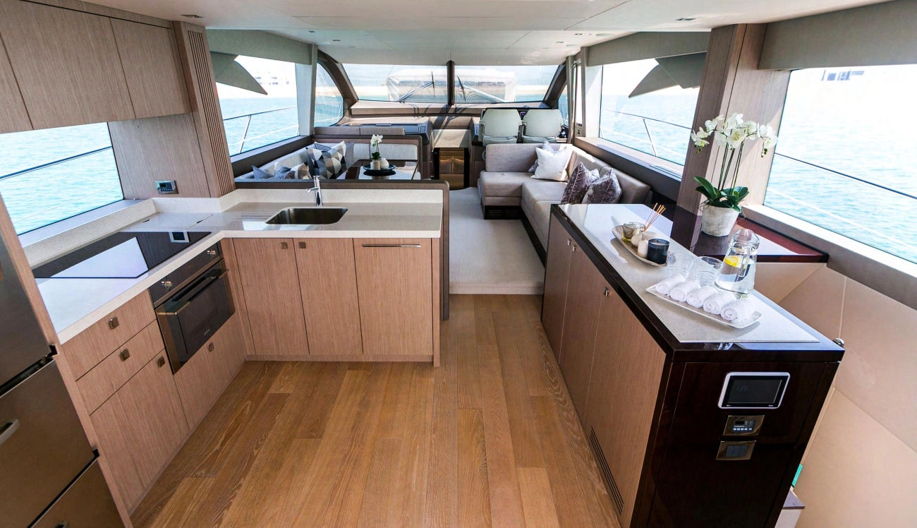 Yacht Sunseeker 70 "My Serenity"