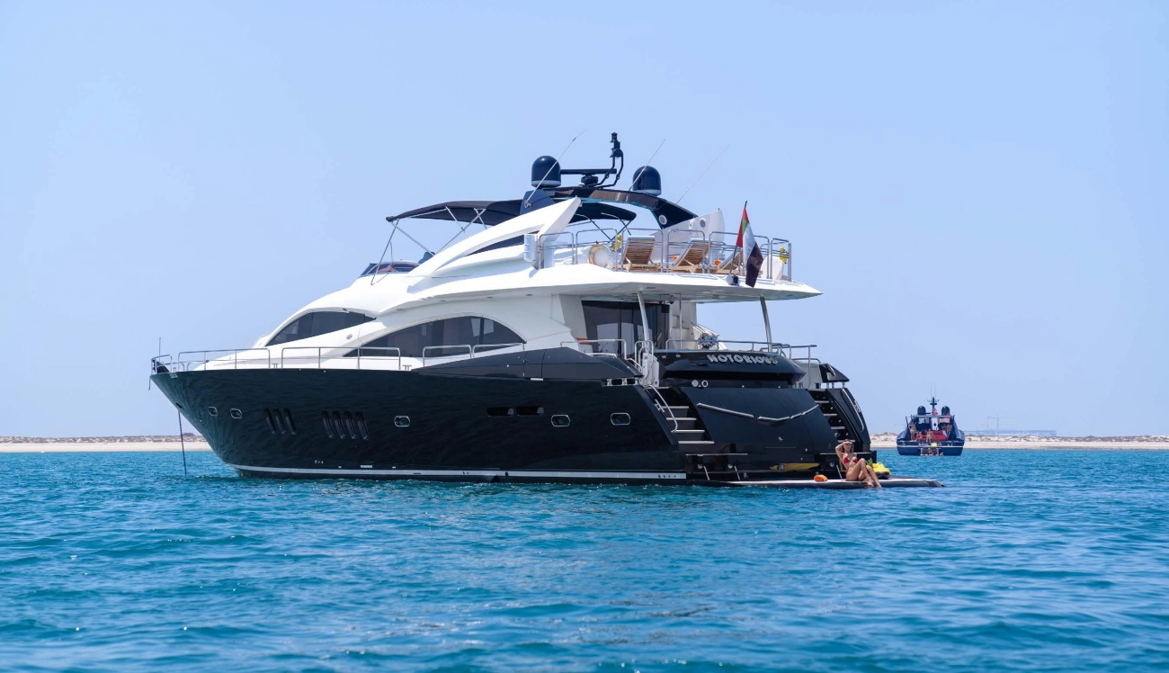 Yacht Sunseeker 90 "Notorious"