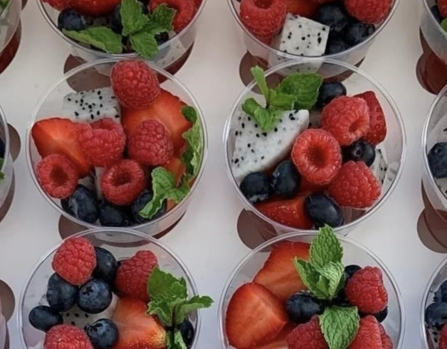 Fruit and berry cups