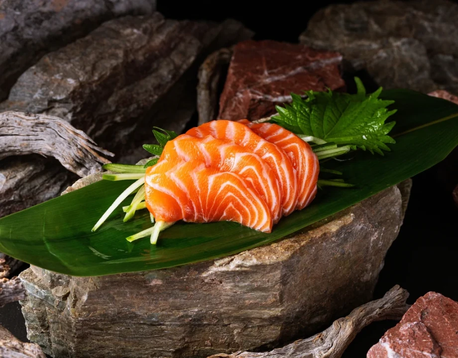 Sashimi salmon 4 Pcs