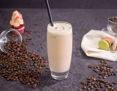 Iced vanilla latte