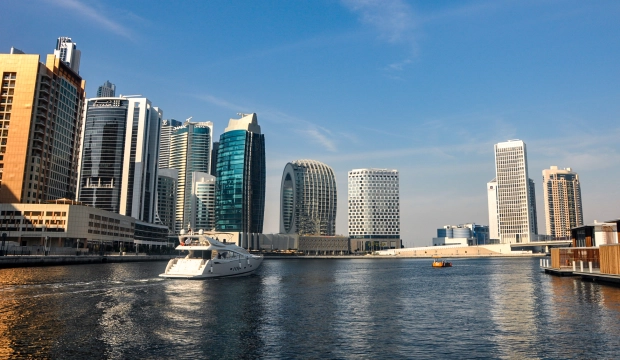  "Voyage to Dubai Creek" №1